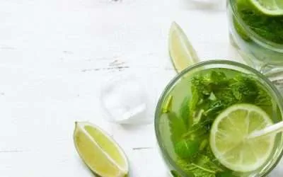 Refresh Your Summer with Essential Oil-Infused Drinks