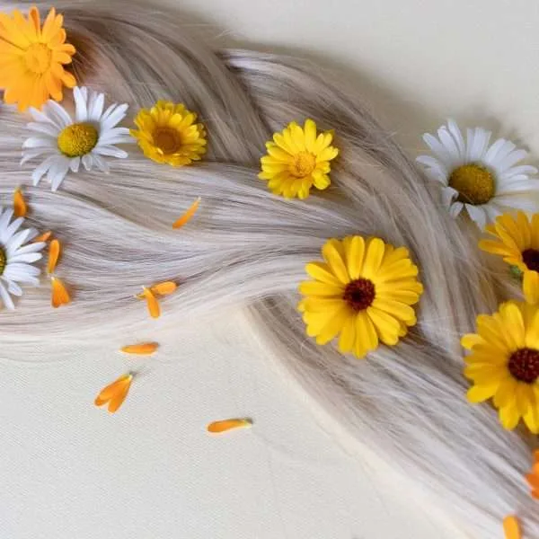 beautiful hair witjìh essential oil